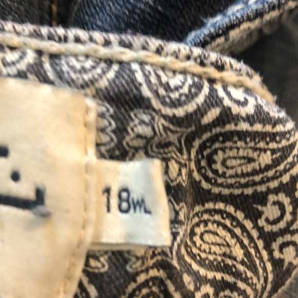Jeans worn several times still like new worn in - Picture 6 of 6